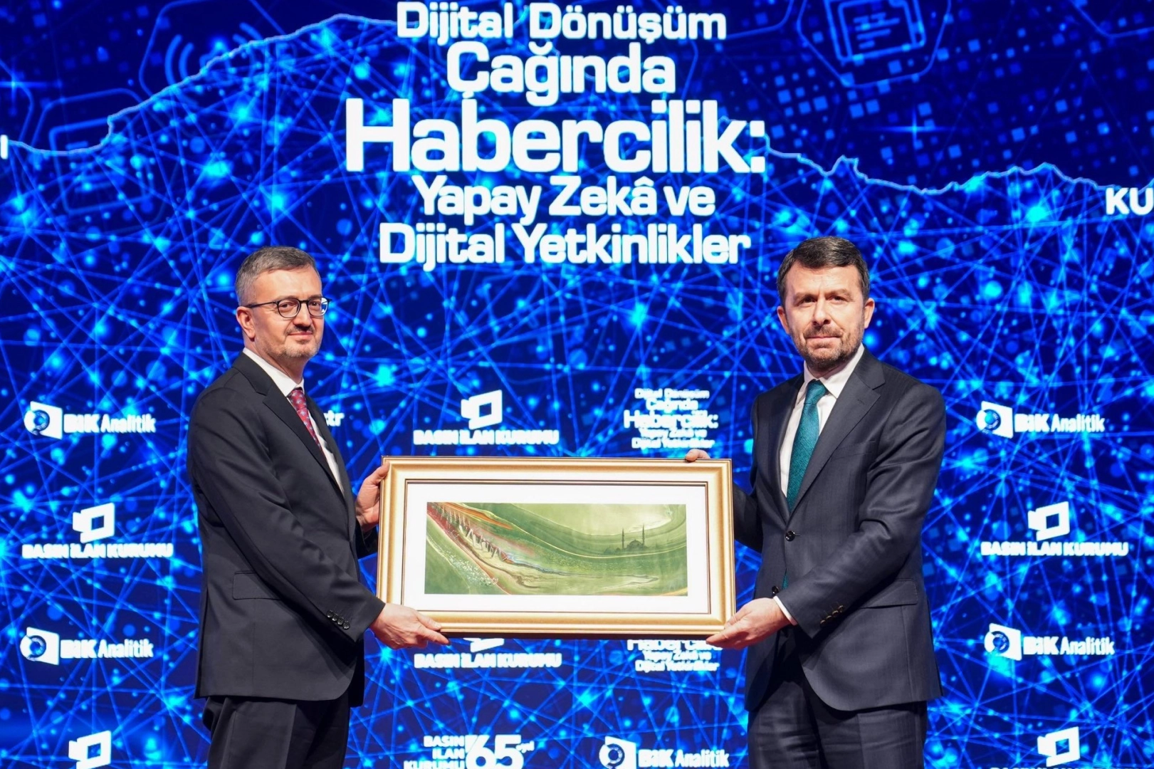 Dijital habercilik masaya yatırıldı… Yapay zekâ çağında gazeteciliğe ortak vurgu