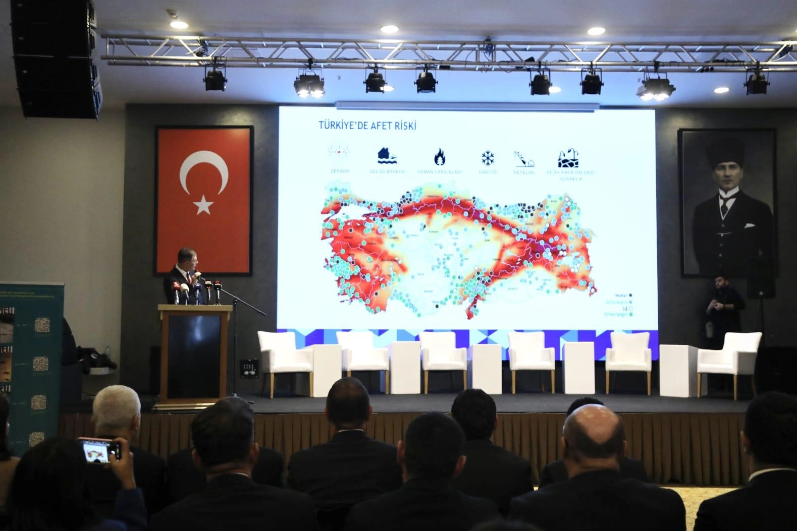 İzmir’de Başkan Tugay’dan afet yönetimi mesajı