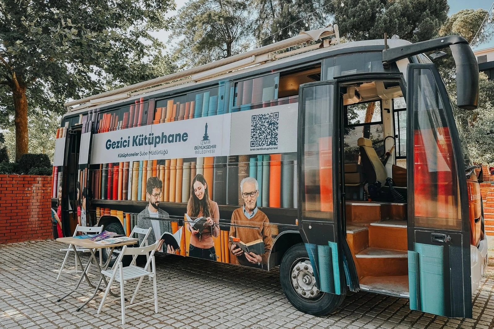 İzmir’de ‘gezici kütüphane’ yollara çıkıyor