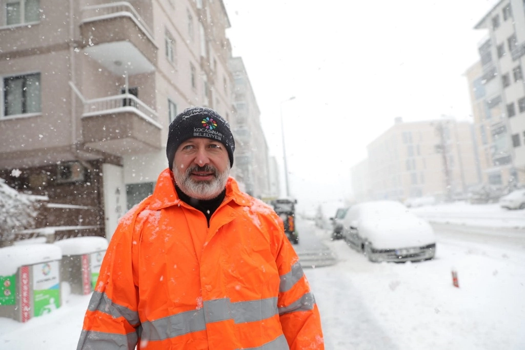 Kayseri Kocasinan’dan karla duraksız mücadele