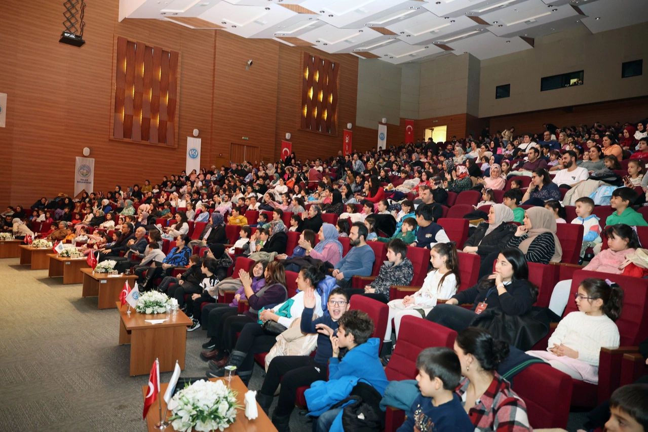 Kayseri Talas’ta Başkan Amca’nın sürprizleri sürüyor