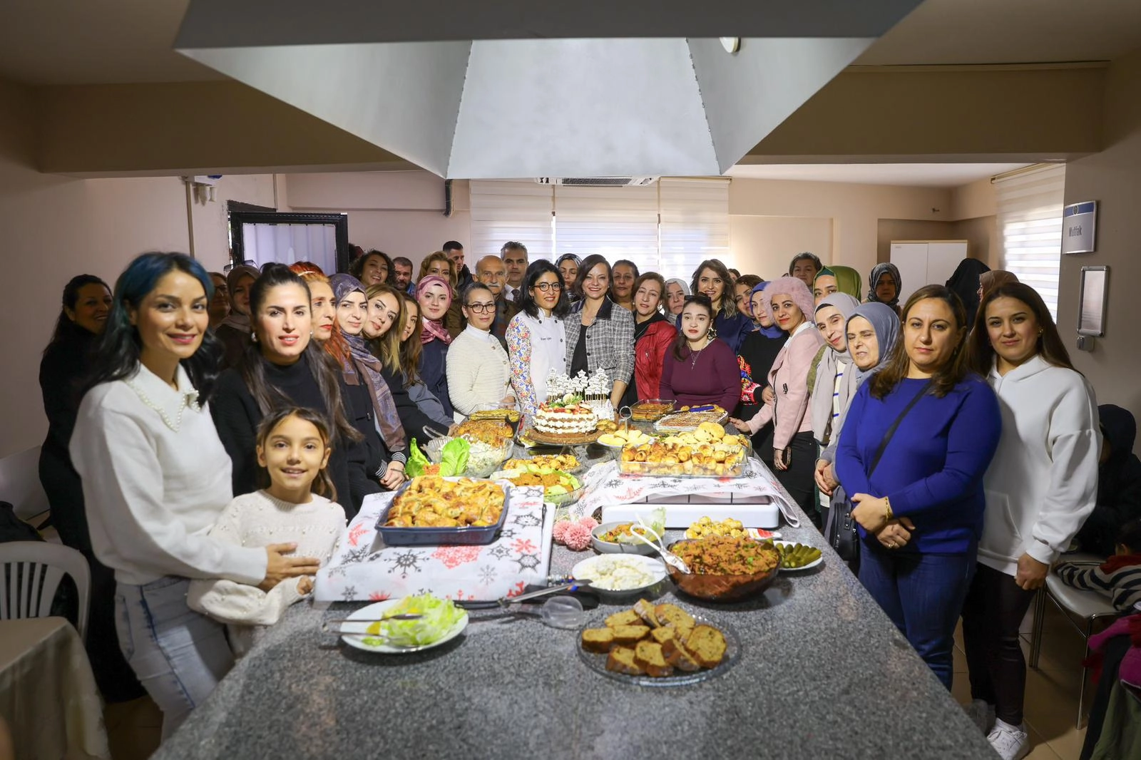 İzmir Karabağlar Mutfak Akademi’de kadın emeği taçlandı