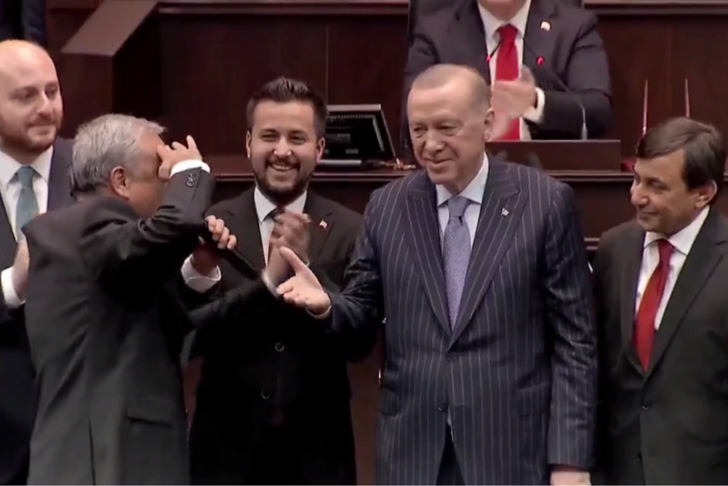 TBMM’de AK Parti’nin sayısı 275’e yükseldi… Hasan Ufuk Çakır, Erdoğan’a selam durdu