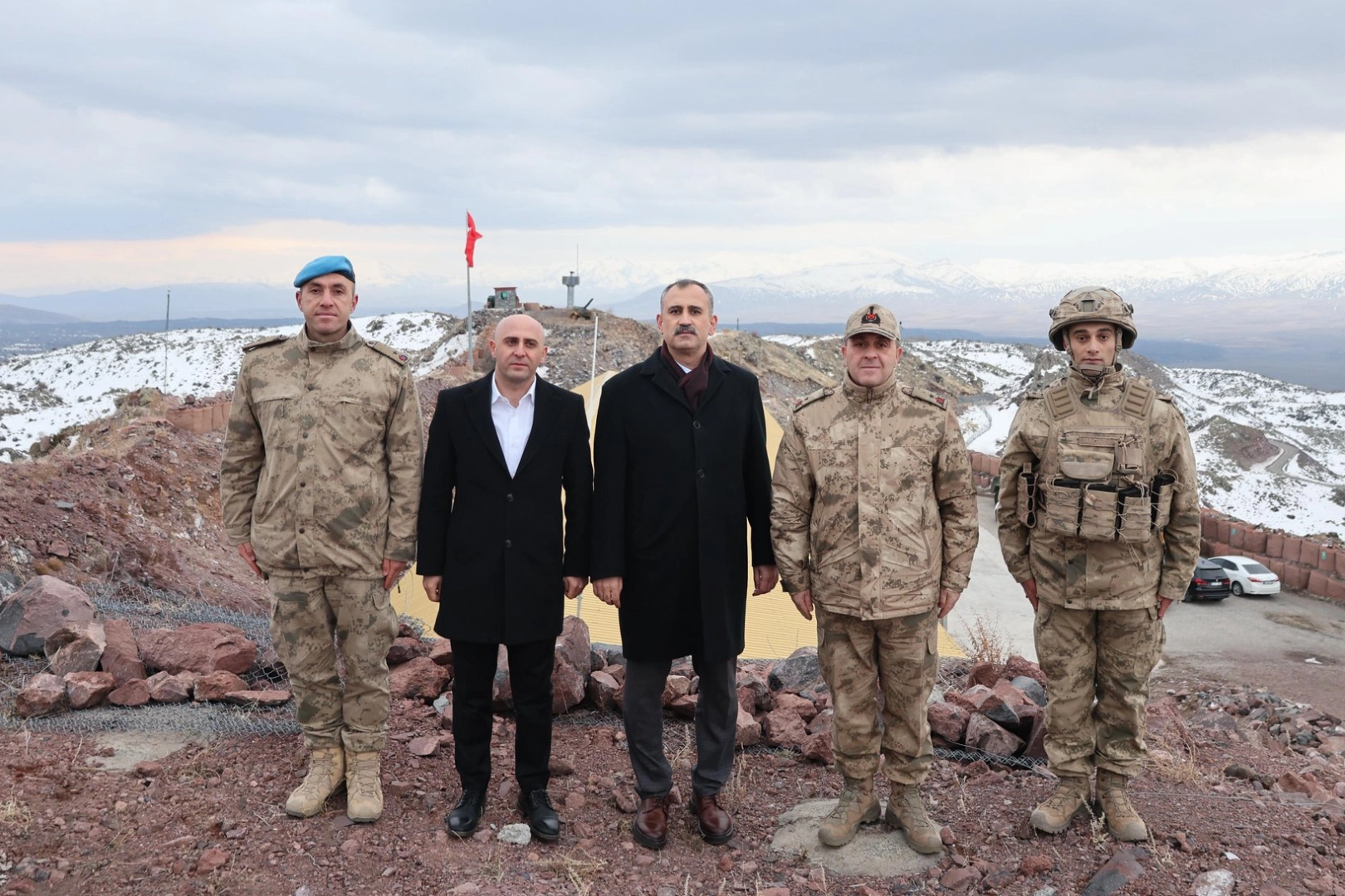 Ağrı Dağı’nda Kahramanlarla İftar: Vali Bozkurt’tan Güvenlik Güçlerine Ziyaret