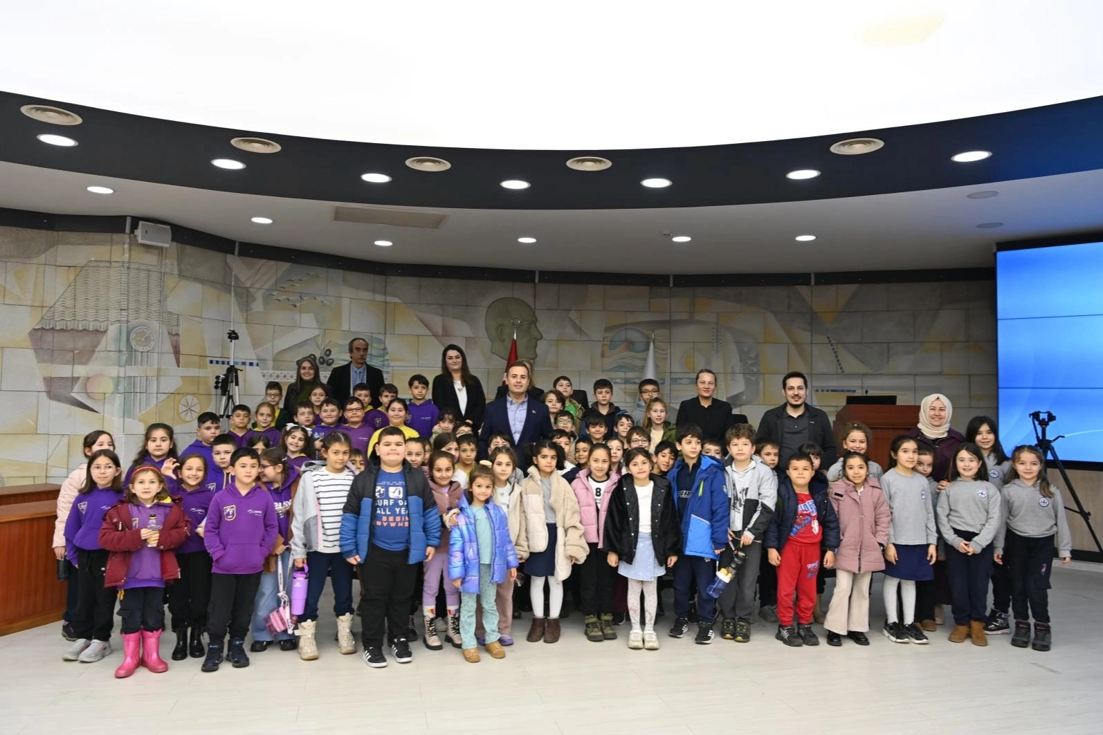 Ahmet Akın’a öğrencilerden ziyaret