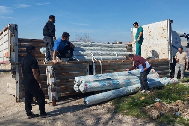 Antalya Büyükşehir’den Hortum Mağduru Üreticilere Sera Naylonu Desteği