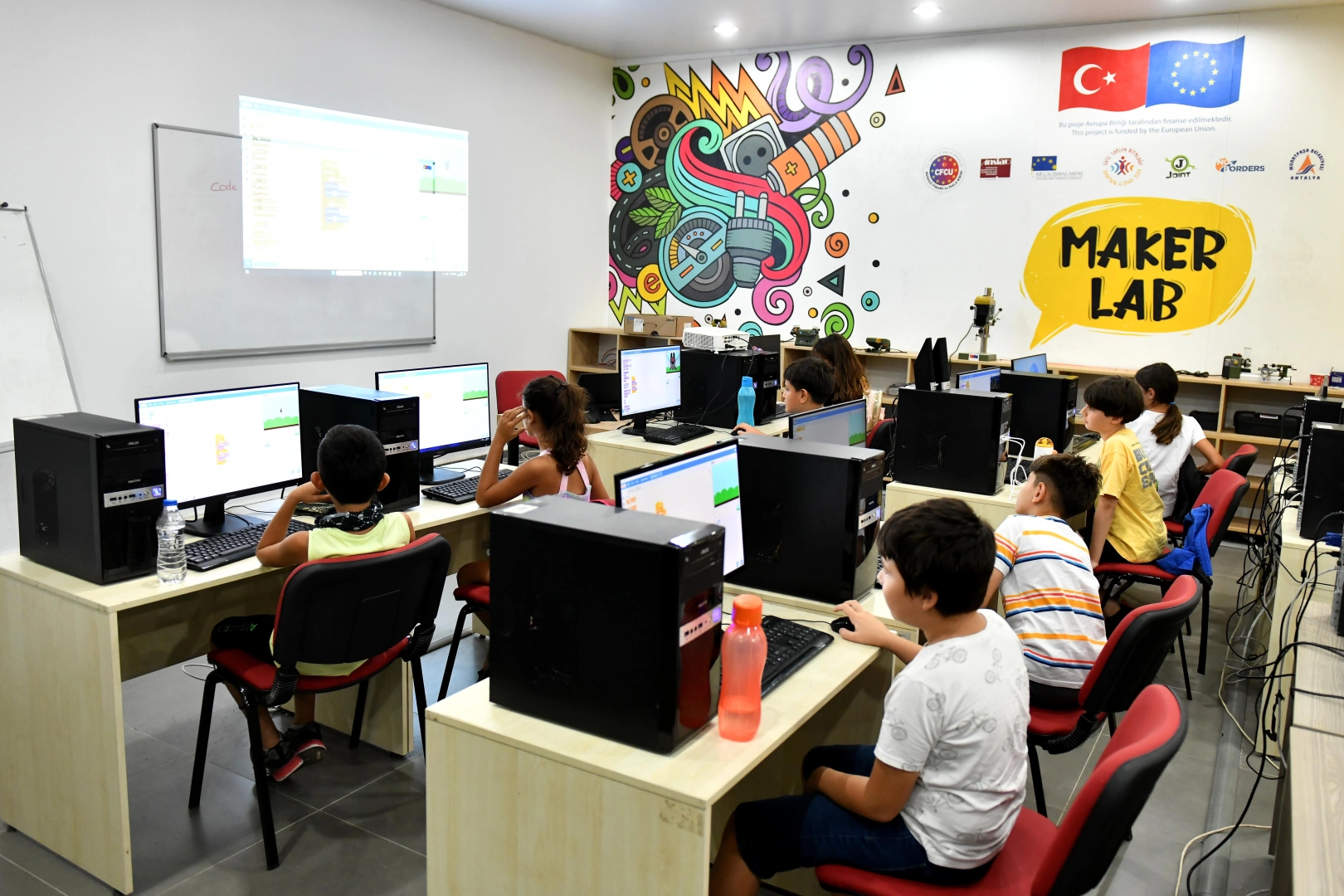 Antalya’da çocuklara robotik kodlama eğitimi