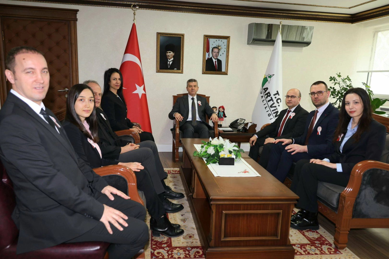 Artvin Valisi Ergün, 37. Vergi Haftası Dolayısıyla Vergi Dairesi Heyetini Ağırladı