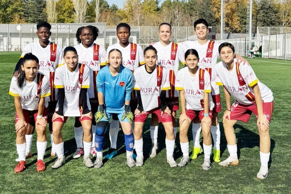 Auran Kayseri Kadın Futbol Kulübü’nden namağlup başarı