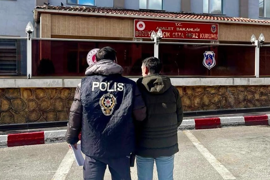 Bilecik Emniyeti’nden Büyük Başarı: 17 Suçtan Aranan Firari Yakalandı