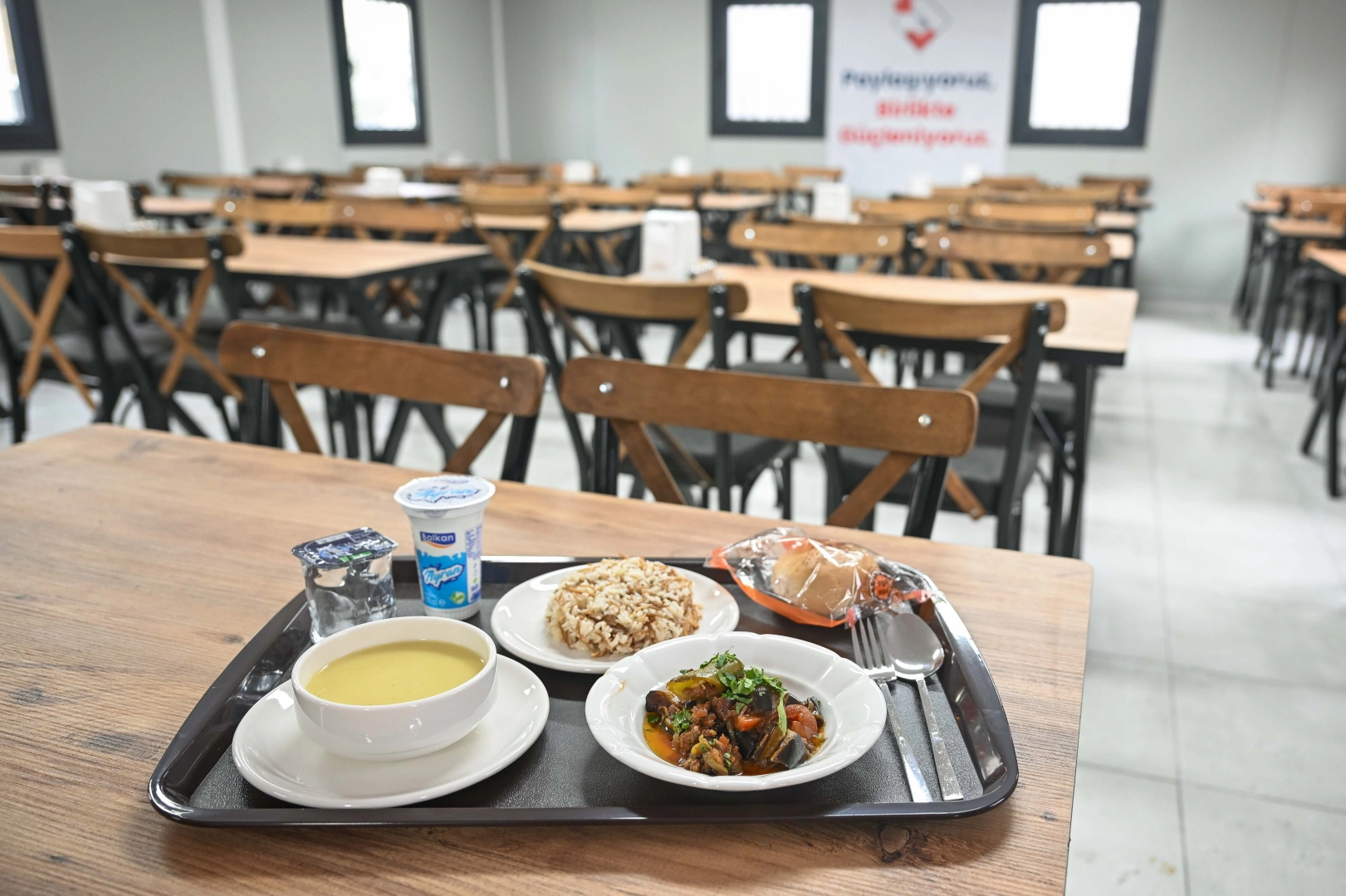 Bornova’da Kent Lokantası’nda dayanışma sofrası büyüyor