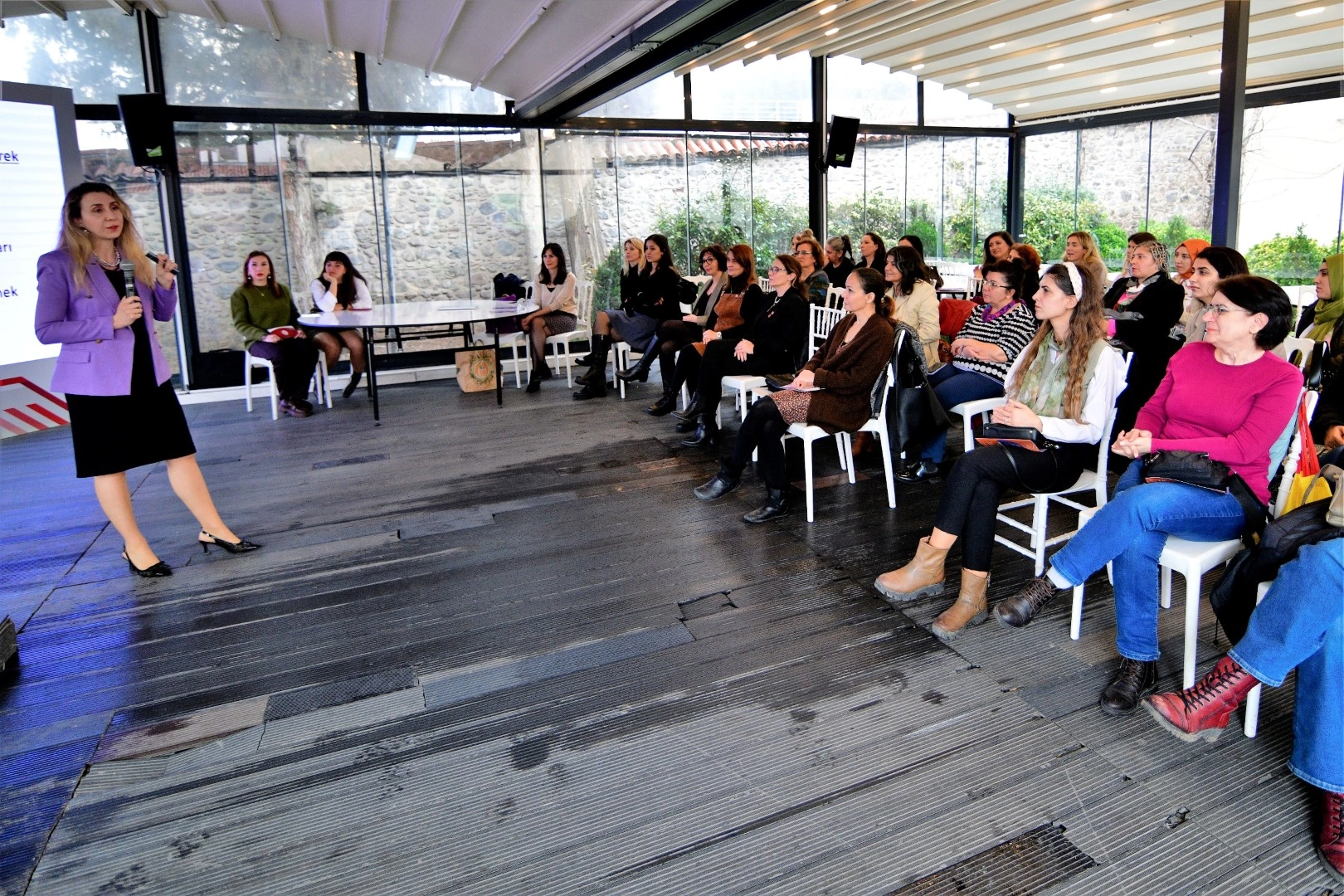 İzmir Bornova’da ‘Sağlıklı İlişkiler’ masaya yatırıldı