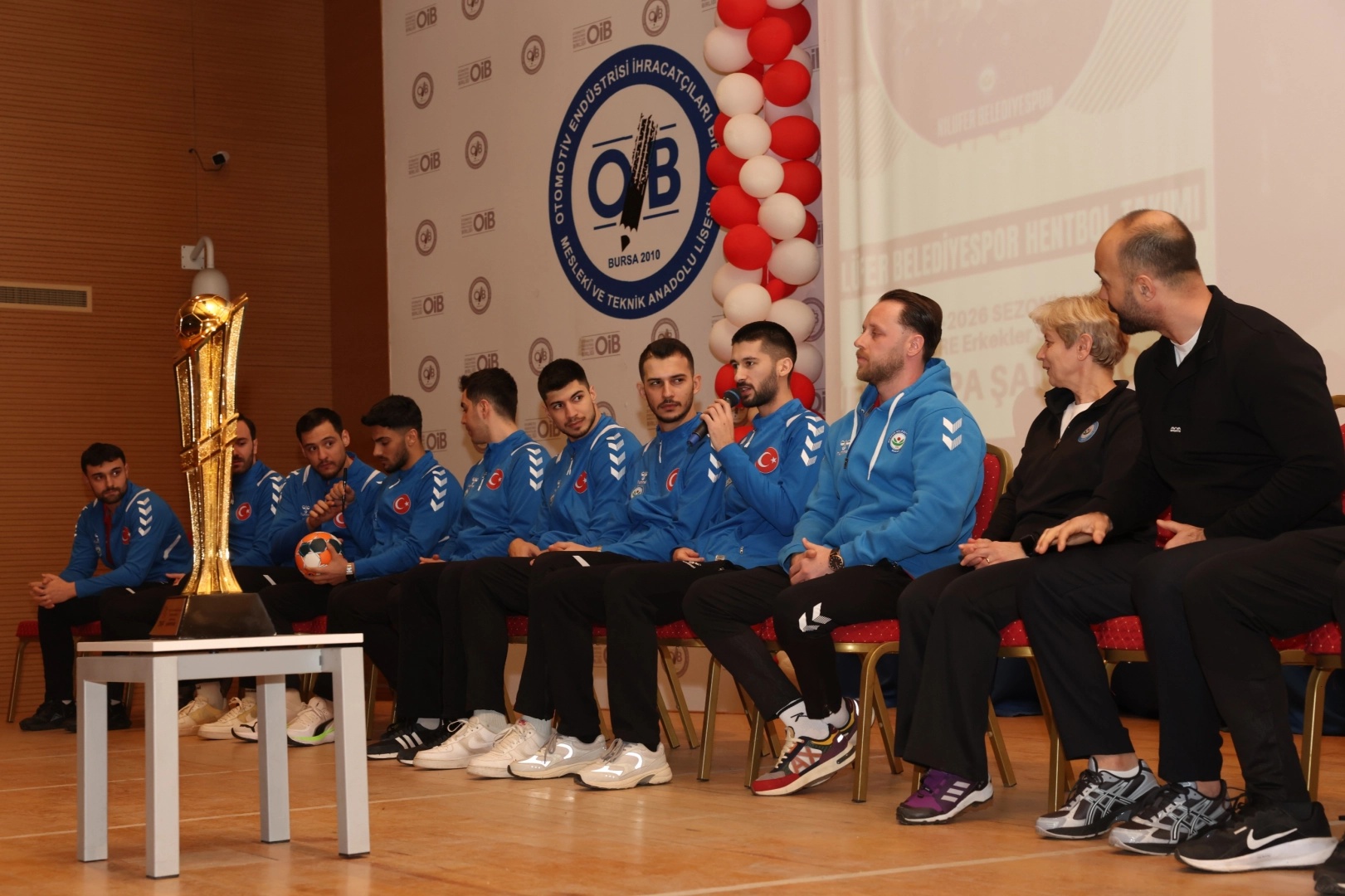 Busa’da Nilüferli hentbolcular gençlerle buluştu