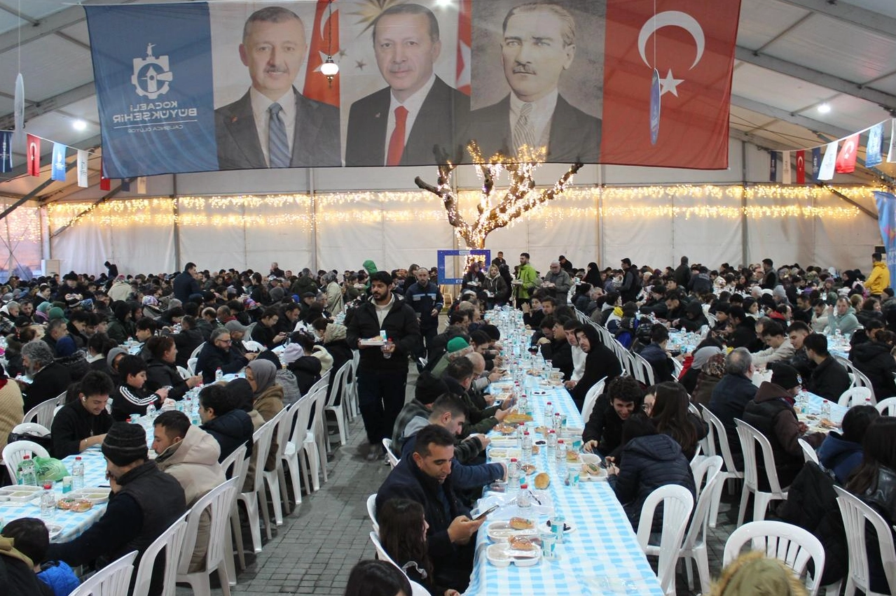 Gebze’de gönüller Ramazan çadırında birleşiyor