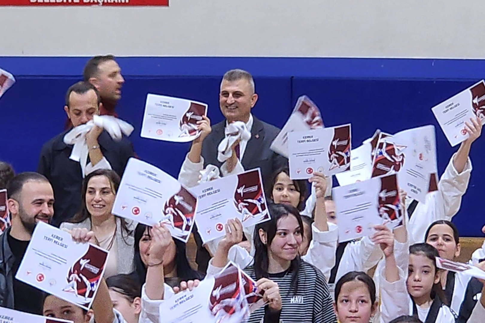 Gölcük’te 70 Taekwondocu kuşak atladı