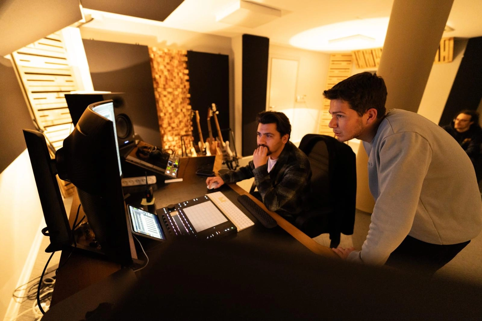 İzmir’de Müzik Sanatçılarına Ücretsiz Stüdyo Desteği: Stüdyo Kültürpark Büyük İlgi Görüyor