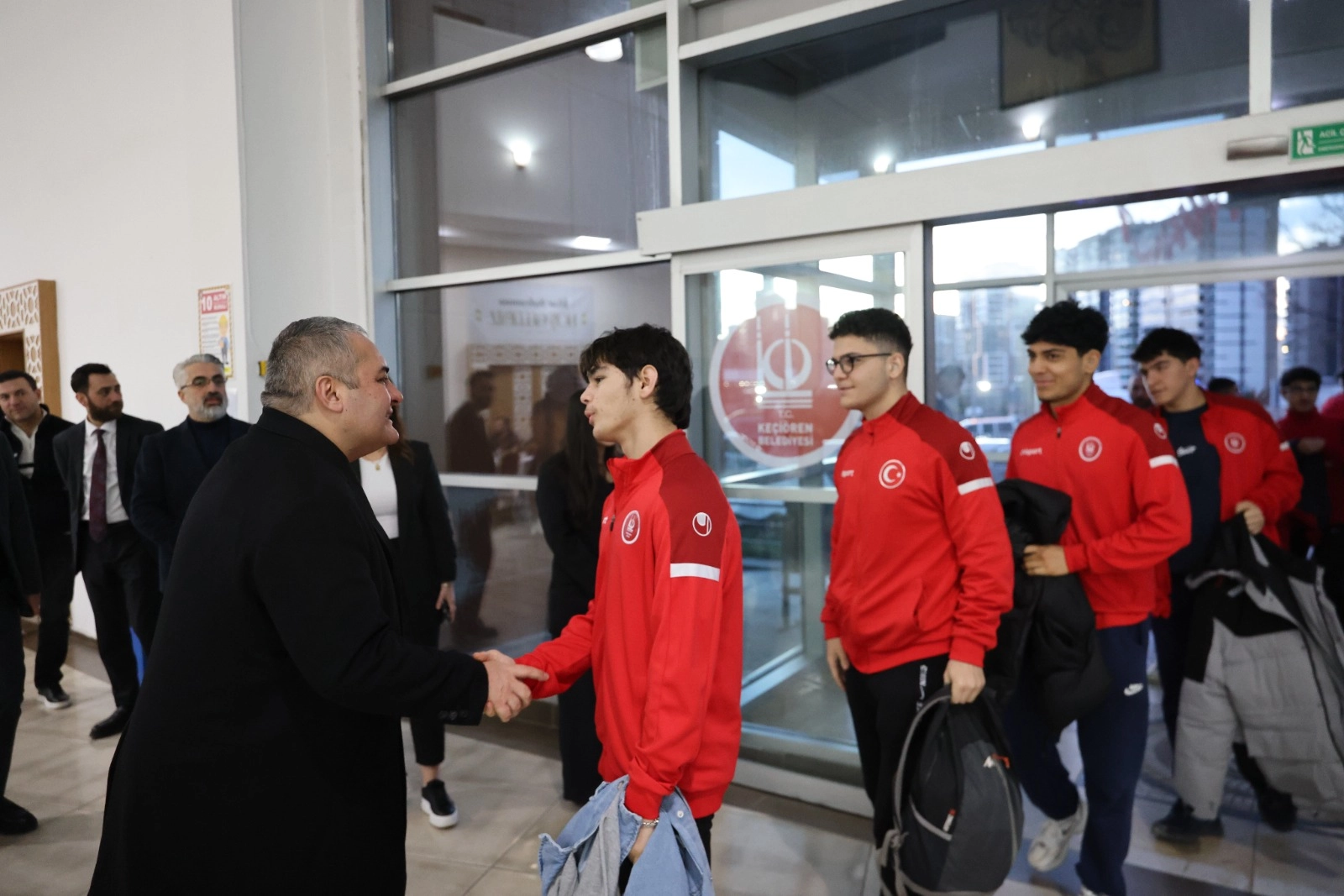 Keçiören’de Başkan Özarslan’dan Özel Gereksinimli Bireylere ve Sporculara Anlamlı İftar Desteği