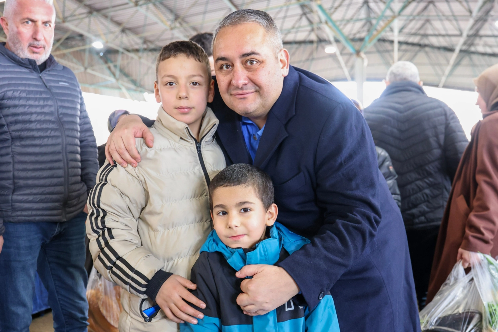 Keçiören Ufuktepe Semt Pazarı’nda Başkan Özarslan ilgisi