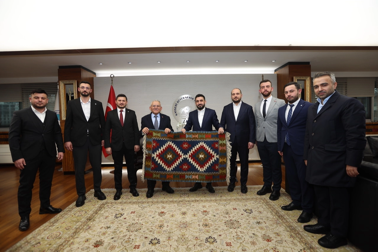 Büyükşehir Belediye Başkanı Memduh Büyükkılıç’tan TÜGVA’ya Tam Destek: “Gençlerin Ağabeyi Olarak Yanınızdayız”