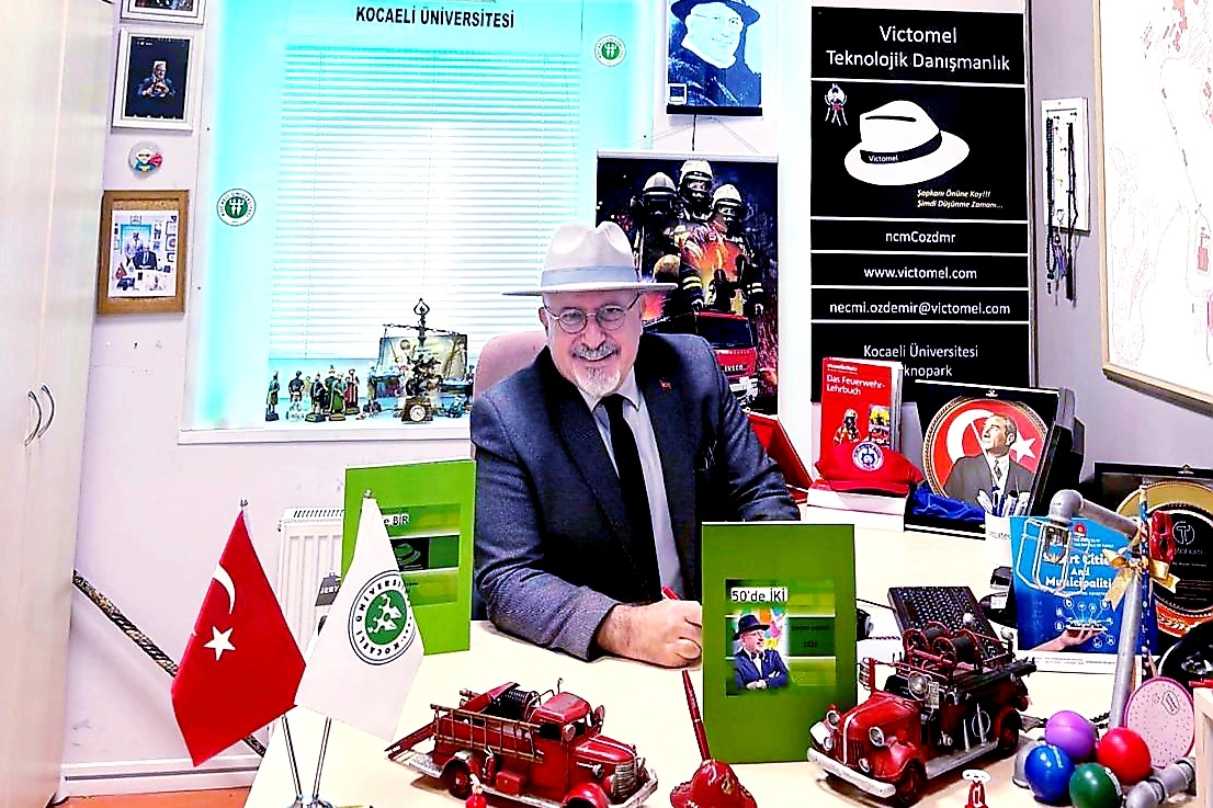 Necmi Özdemir’den Toplumsal Sorumluluğu Vurgulayan Yeni Kitap: ’50’de İKİ’ Çıktı