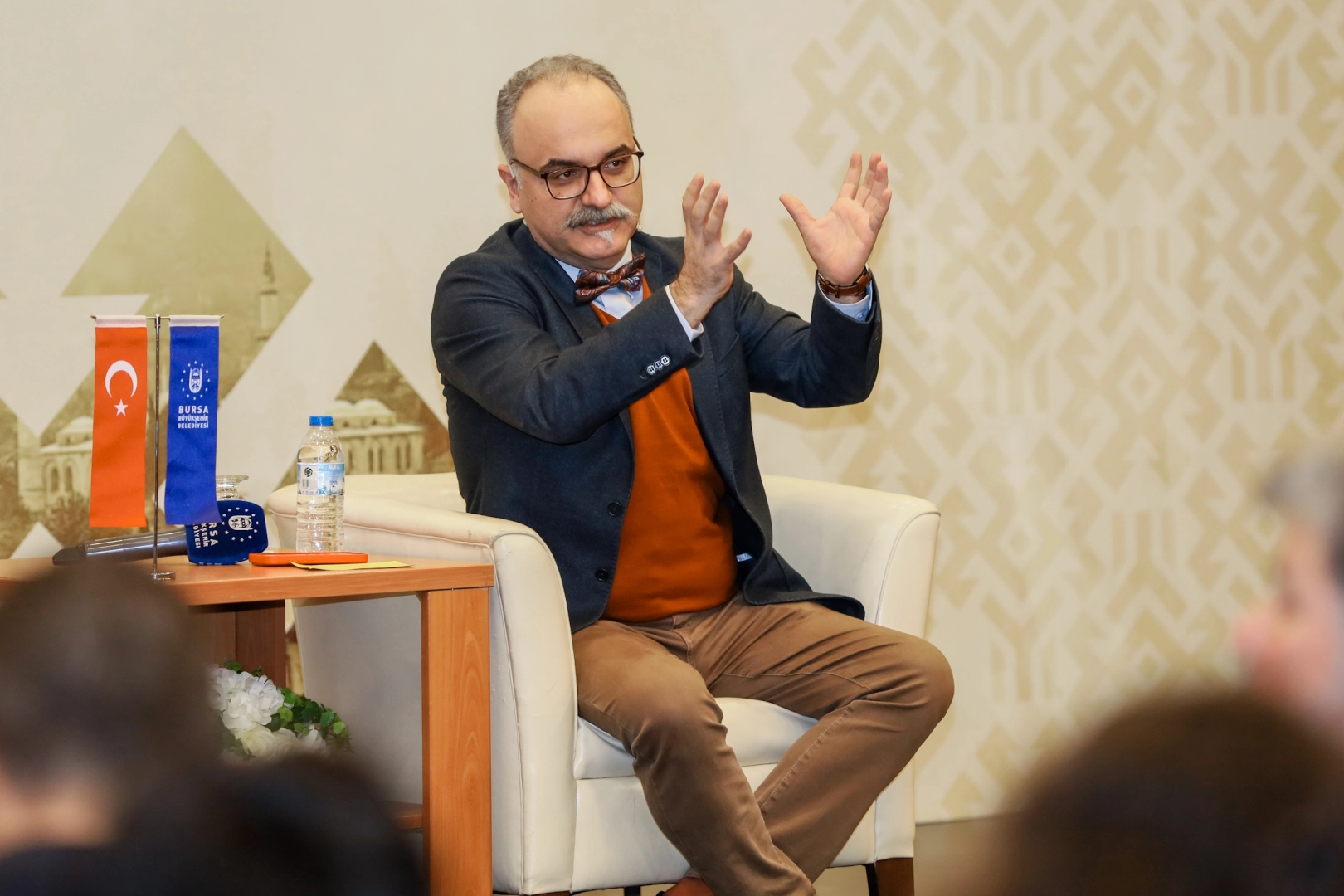 Bursa’da ‘Bellek Bursa’ Söyleşileri: Prof. Dr. Emrah Safa Gürkan ile Osmanlı’nın Kuruluş Dinamikleri Keşfedildi