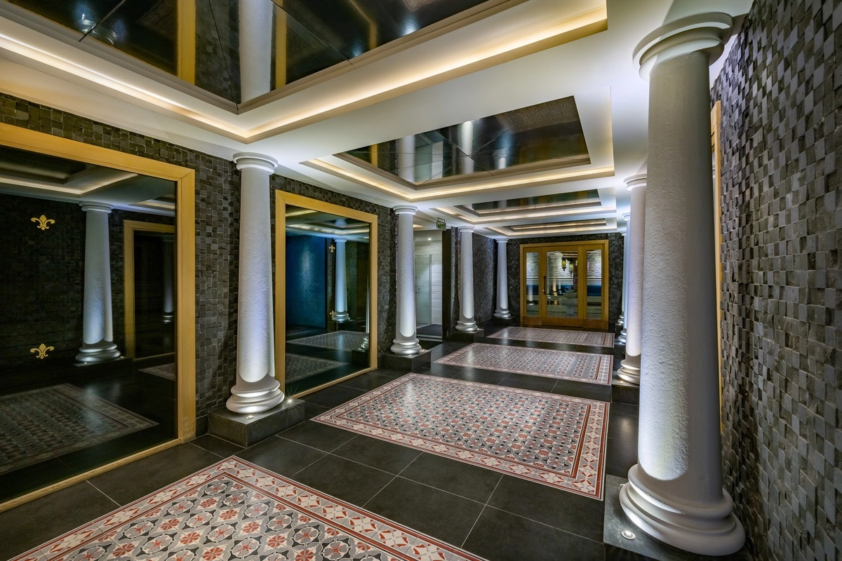 Rai Premium Tekirova Otel’de Efesus Stone İmzası: Doğal Taşların Zarafeti Mekanlara Hayat Verdi