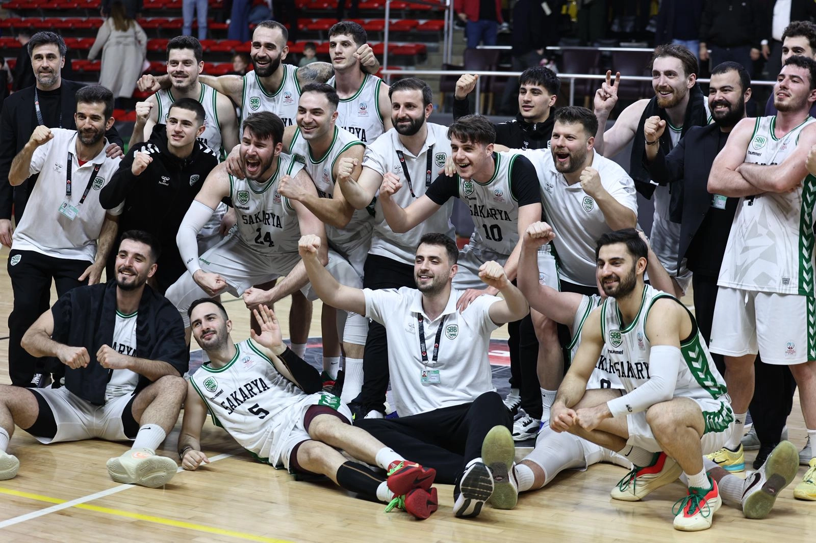 Sakarya Büyükşehir Basketbol Kütahya BSK’yı Farklı Geçti: 17. Galibiyetle Zirvede