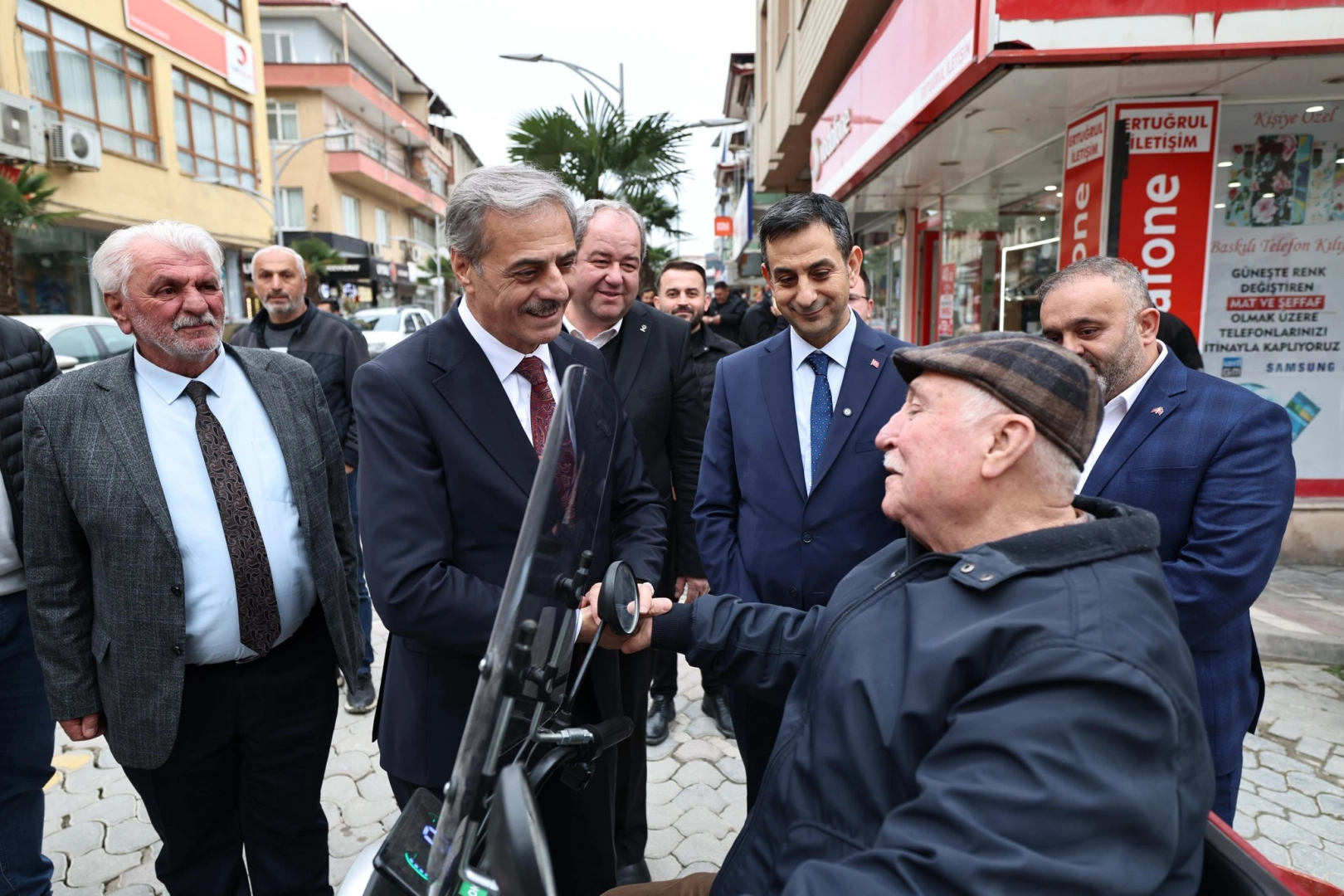 Başkan Alemdar Sakarya Pamukova’da hemşehrileriyle buluştu