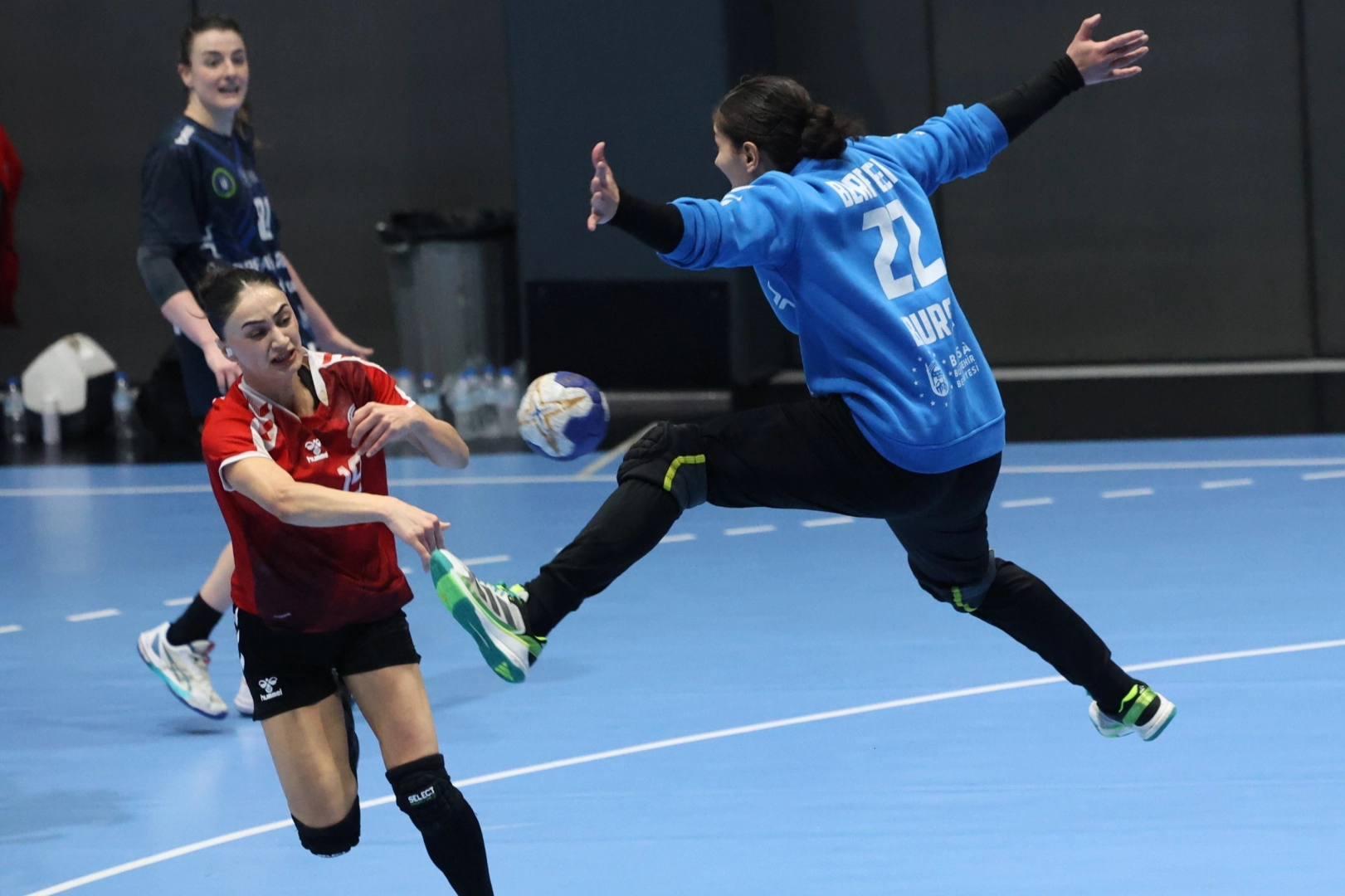 Bursa Büyükşehir Üsküdar’a geçit vermedi