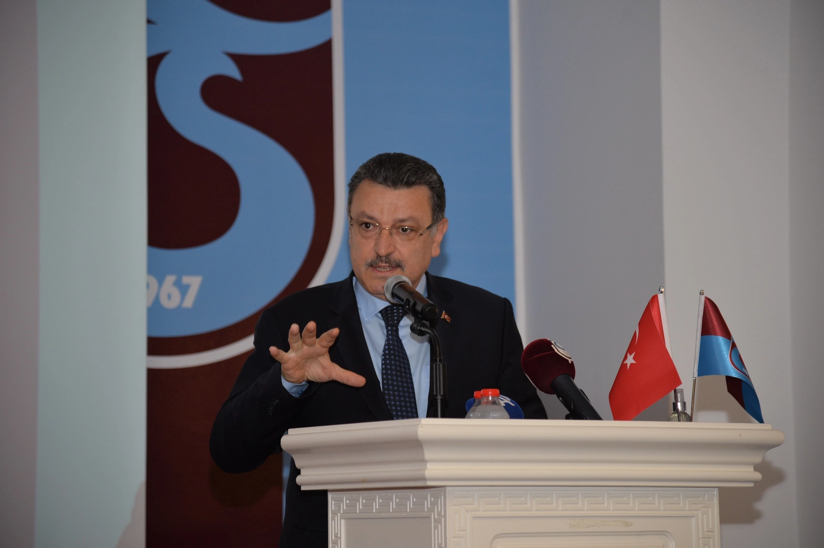 Trabzonspor otobüsüne yapılan saldırılara sert tepki