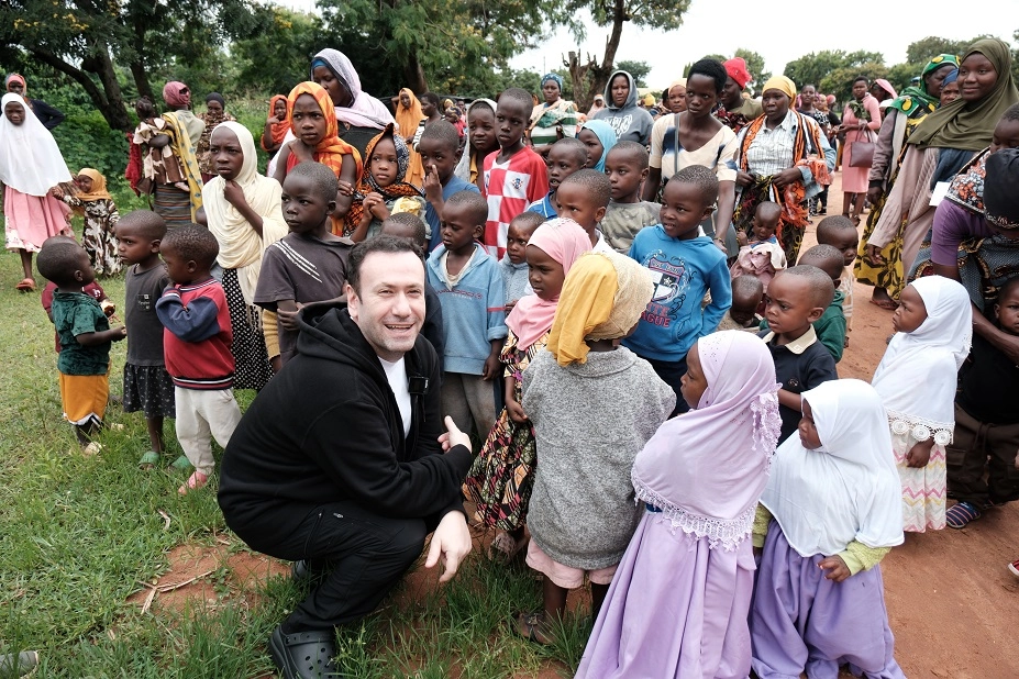 Özgür Aras’tan Afrika’ya Umut: Dostları Adına Açtırdığı Su Kuyularıyla Hayat Veriyor