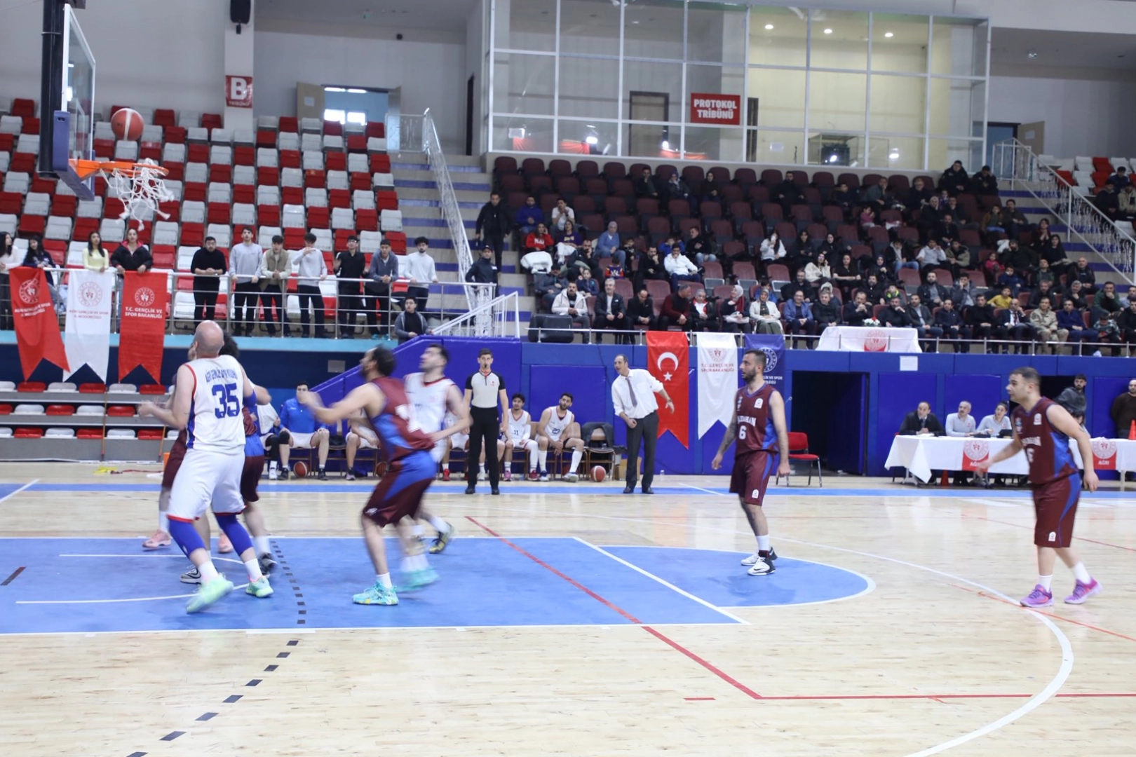 Ağrı Gençlik Spor, Sahasında Fark Attı: 93-54