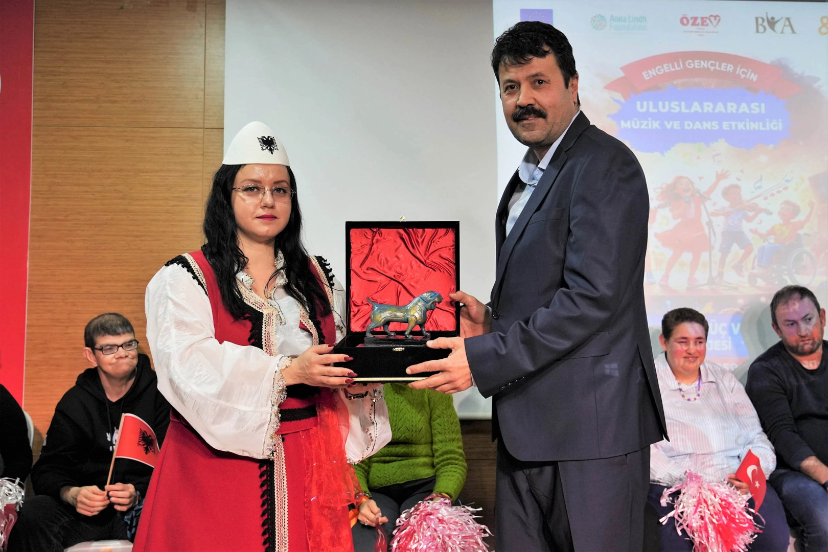 Keçiören’de ‘Sese Güç Ver’ Projesiyle Özel Gereksinimli Bireyler Sahnedeydi