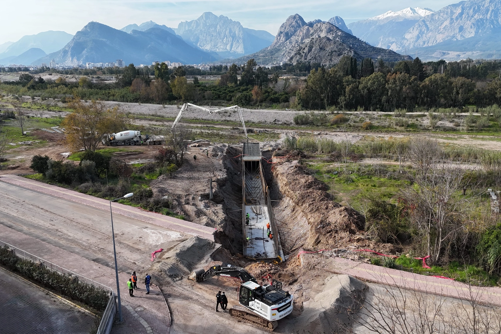 Antalya’da Altyapı Devrimi: Konyaaltı’nda 60 Milyon TL’lik Yağmursuyu Projesi Hayata Geçiyor