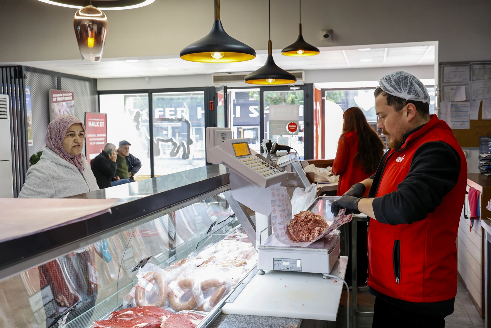 Ramazan Ayında Antalyalılara Ekonomik ve Kaliteli Et Desteği: Halk Et Projesi Yoğun İlgi Görüyor