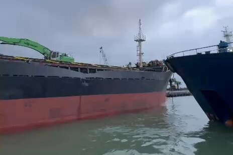 Bartın Limanı’nda Korkutan Kaza: İki Gemi Çarpıştı, Yaralı Yok