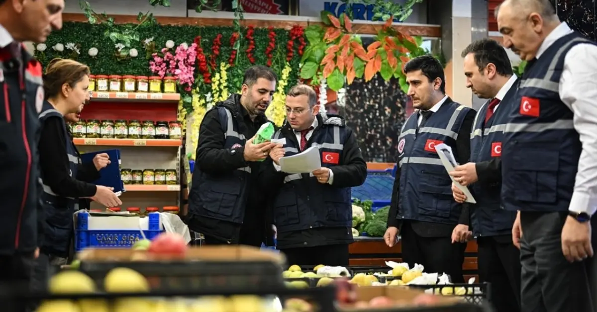 Biber Fiyatlarında Fahiş Artış Yapan Marketlere Ağır Ceza: 1.8 Milyon TL’lik Yaptırım