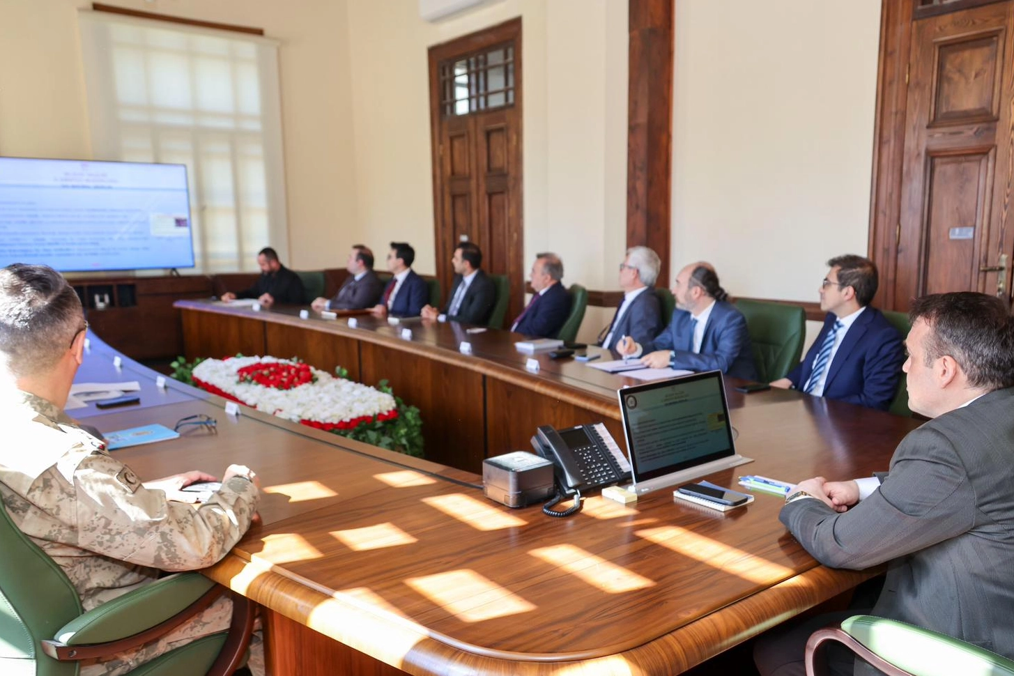 Bilecik’te Bayram Güvenliği İçin Kapsamlı Toplantı: Vali Sözer Başkanlığında Ek Tedbirler Masaya Yatırıldı