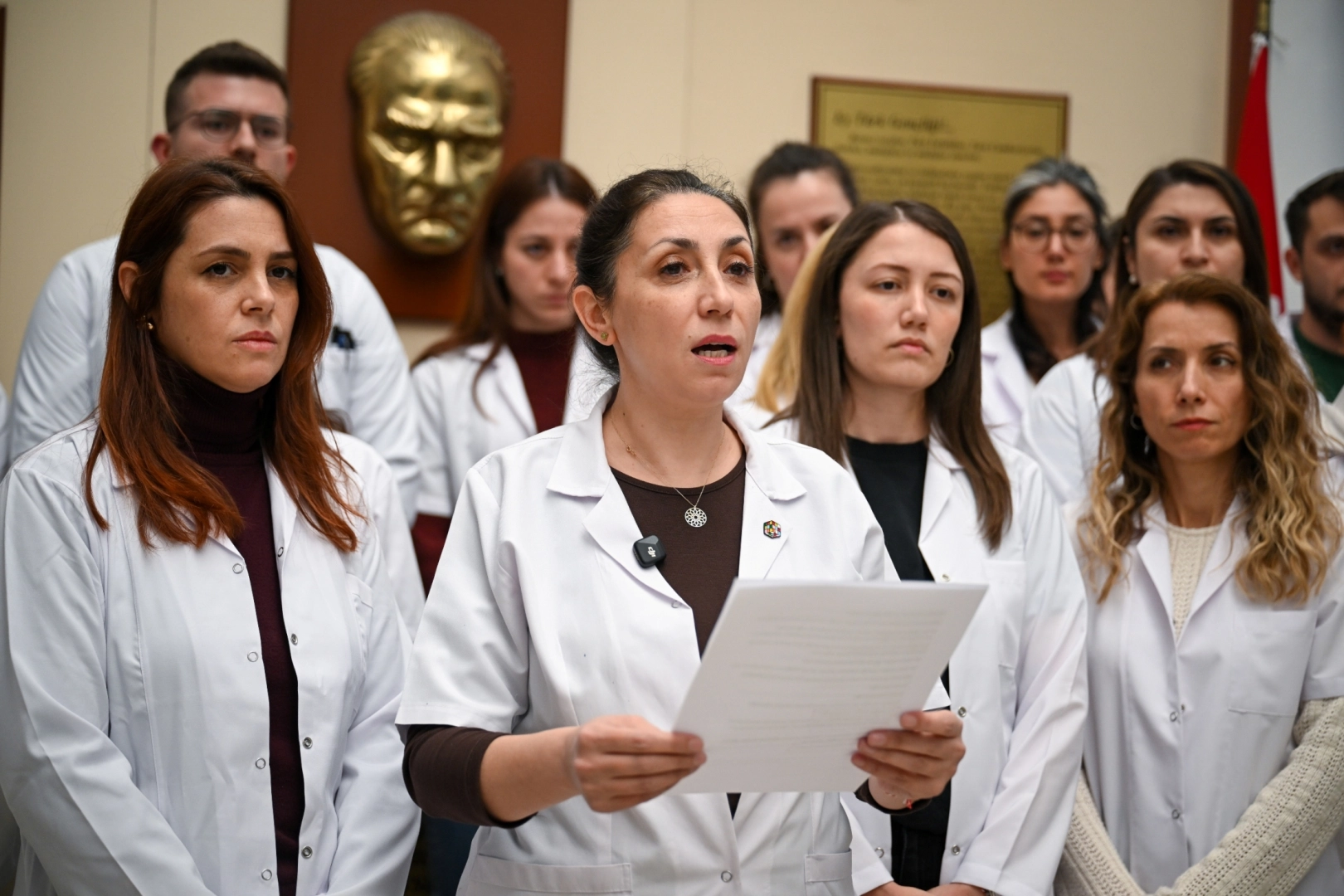 Bornova BELGEM Öğretmenlerinden Eğitimde Şiddete İsyan: Güvenli Okul Talebi Yükseldi