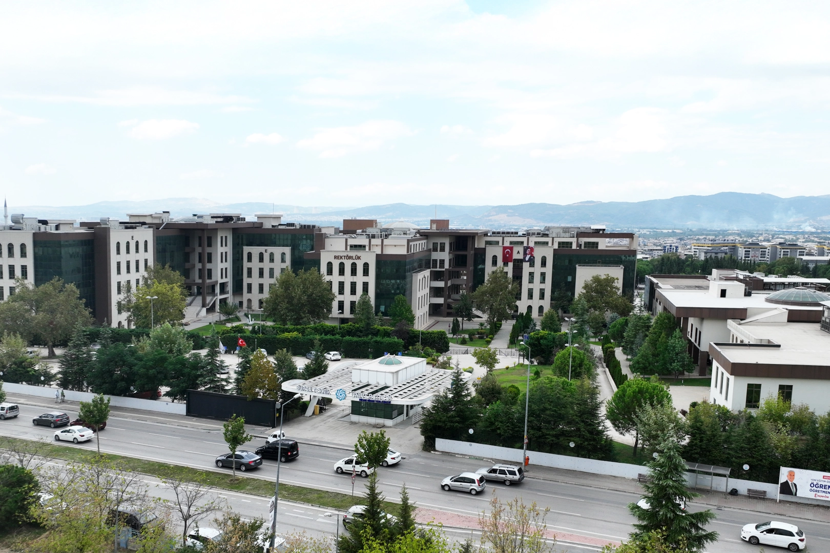 Bursa Teknik Üniversitesi’nden Devrim Niteliğinde Buluş: Sanayi Bacalarına Karbon Avcısı Teknoloji Geliyor