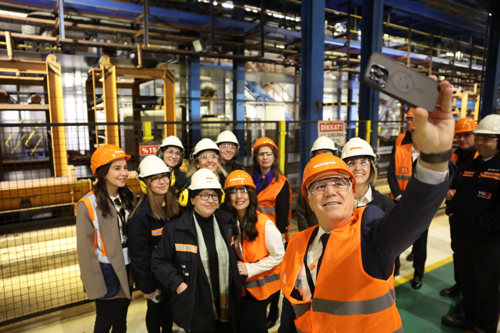 Bursa’da Kadın Emekçiler Unutulmadı: Başkan Bozbey’den Borçelik Fabrikası’na Ziyaret