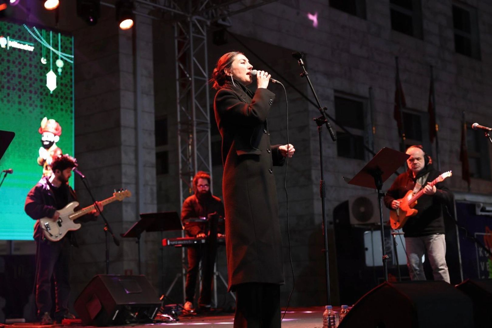 Ezginin Günlüğü Bursa Nilüfer’de Ramazan Sokağı’nı Coşturdu: Unutulmaz Bir Müzik Ziyafeti