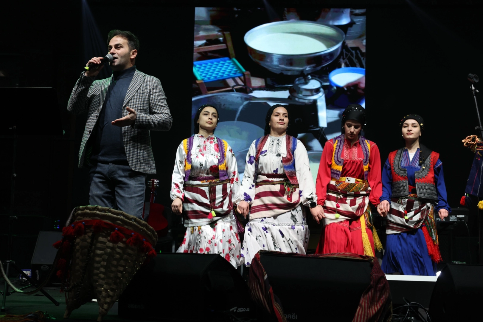 Bursa Nilüfer’de Ramazan Sokağı’nda Karadeniz Rüzgarı Esti: Horonlar Soğuk Havayı Isıttı