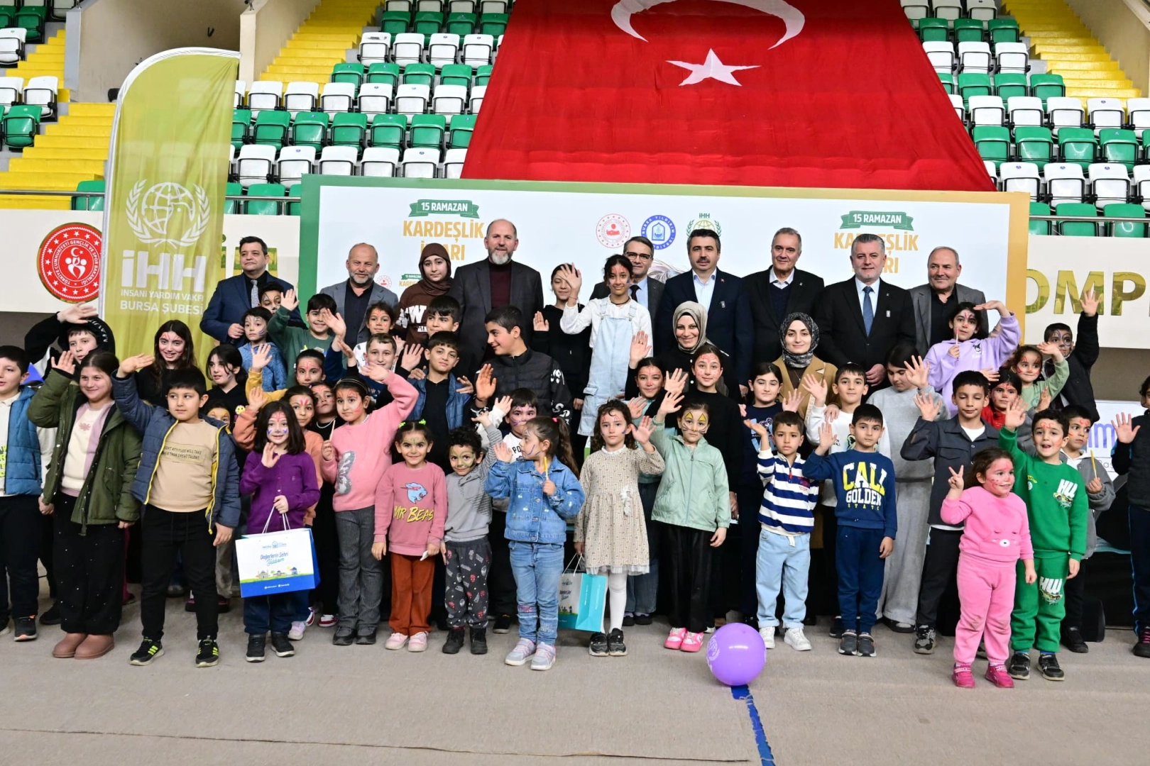 Bursa Yıldırım’da Yetim Çocuklar İçin Şefkat Dolu İftar Sofrası Kuruldu