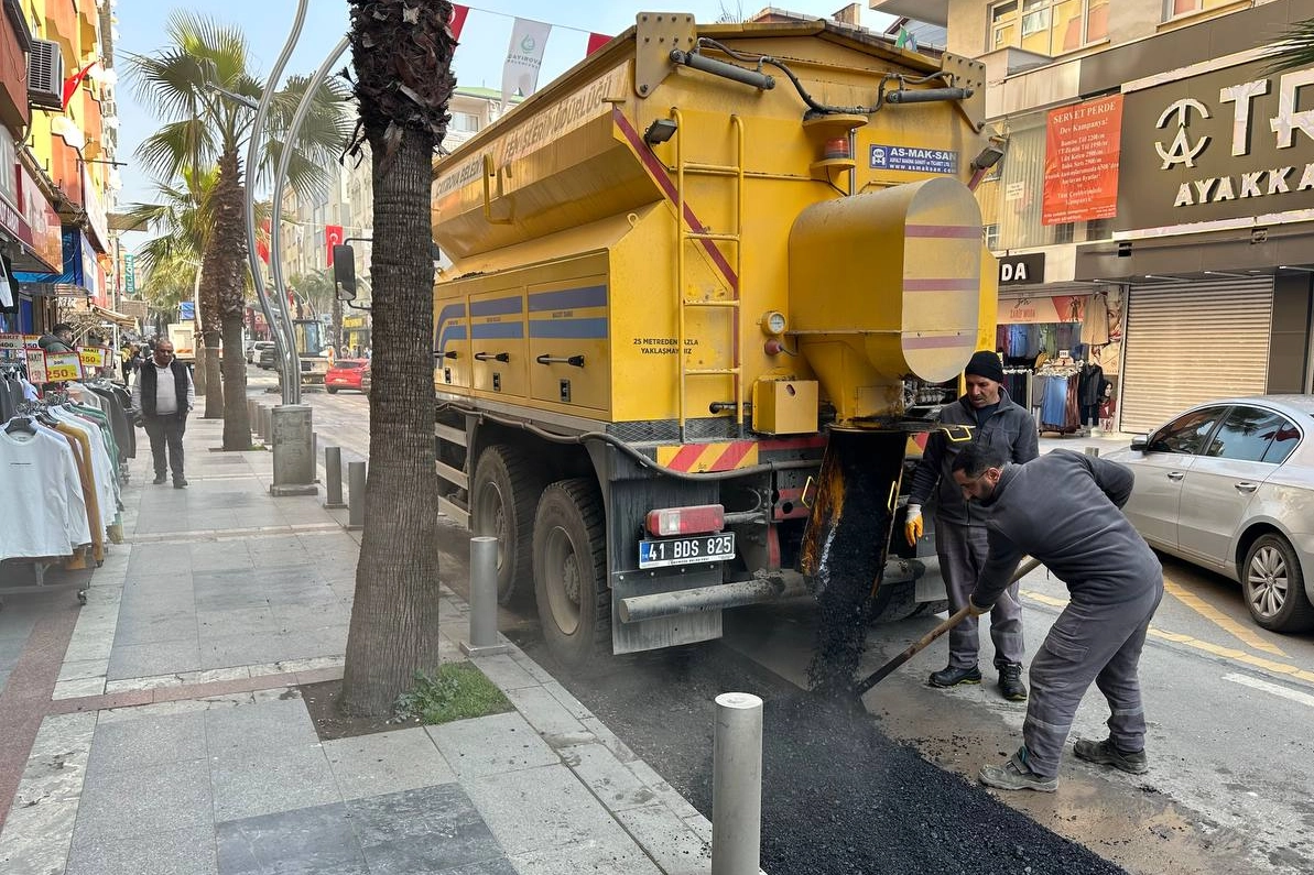 Çayırova’da Fatih Caddesi’ne Nefes Aldıran Onarım: Yollar Güvenle Buluşuyor