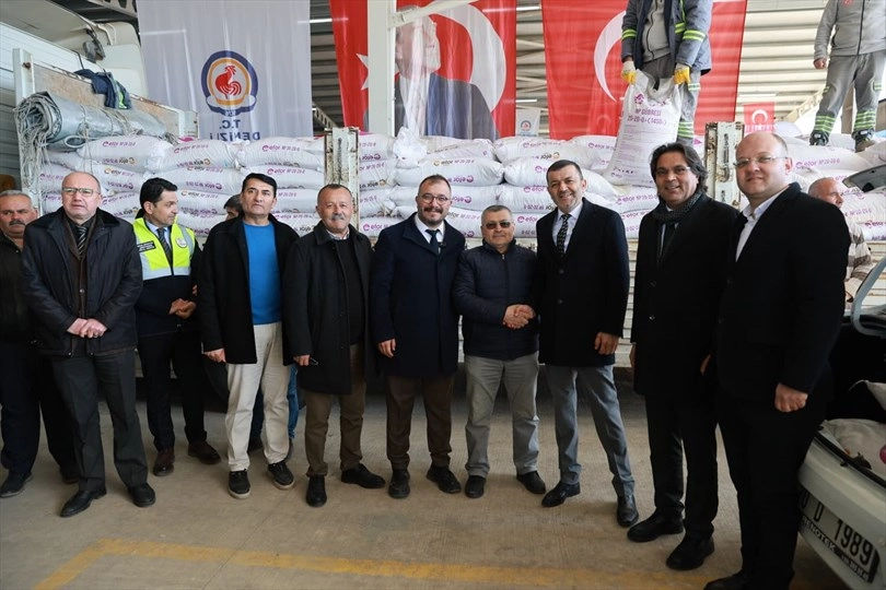 Denizli’de Üreticilere Gübre Desteği: 798 Çiftçiye 3 Bin 640 Çuval Kompoze Gübre Dağıtıldı