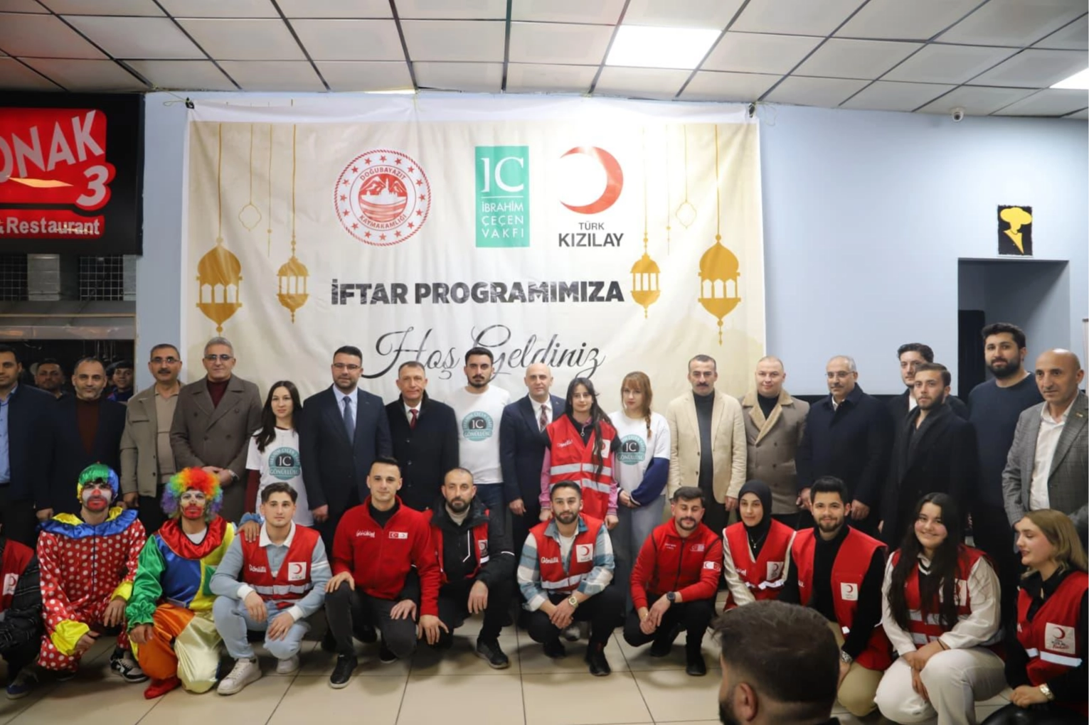 Doğubayazıt’ta Yetimler Günü İftarında Gönül Köprüsü: Kaymakam Ekinci ve Vakıf İşbirliğiyle Anlamlı Buluşma