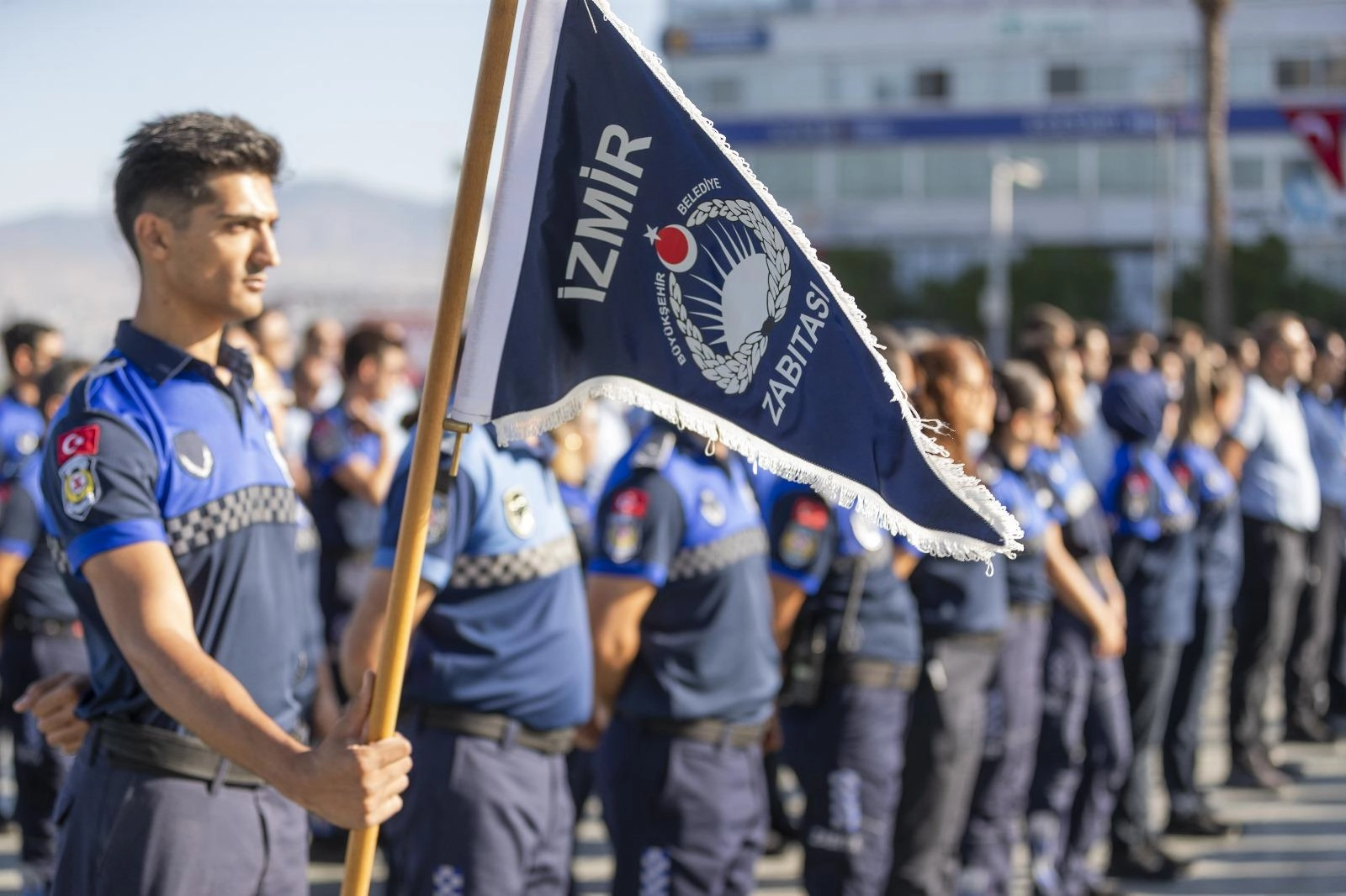 İzmir’de Zabıta İki Yılda 150 Binden Fazla İşyeri Denetledi, Kent Düzeni Sağlandı