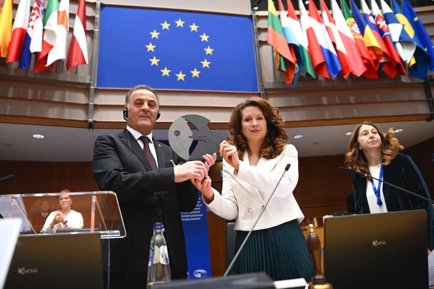 Ekrem İmamoğlu’na Brüksel’den Önemli Ödül: Demokrasi ve İnsan Onuru İçin Mücadeleye Vurgu