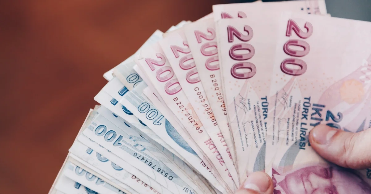Bayram İkramiyeleri ve Emekli Maaşları Hesaplara Yatıyor: İşte Detaylı Ödeme Takvimi